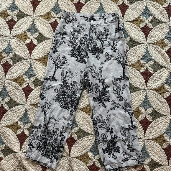 Joie Pants - Joie white + black lightweight linen vintage scene patterned pants Size 6